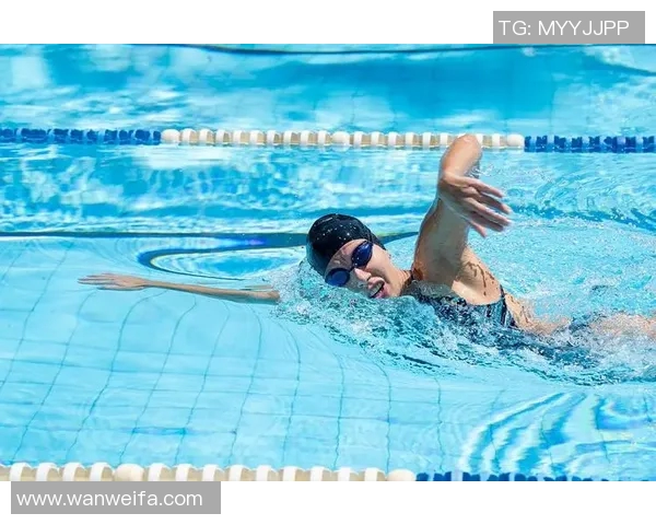 游泳技巧大揭秘：从入水起动到柔顺划水，完美还原优美泳姿